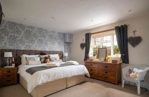 PLAS IWRWG GRANARY - Stunning Barn Conversion based in North Wales - Photo 16