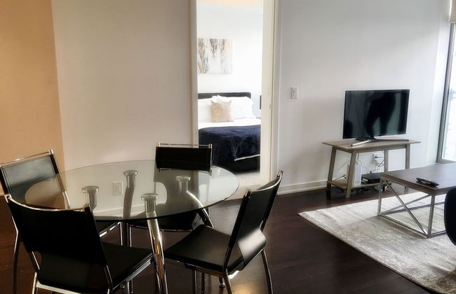 TO Stays - York and Lakeshore - Foto 18