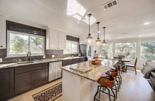 Panoramic Lake Views! Elegant Marble Falls Home - Foto 13