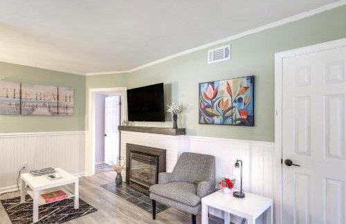 Less Than 2 Mi to Beach Cozy Cottage with Patio on Cape Cod - Photo 14