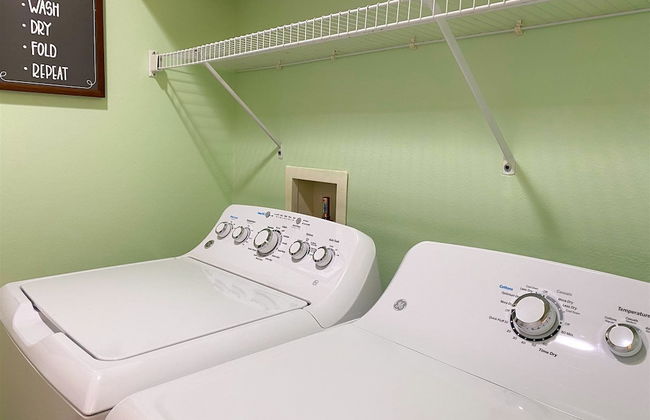 Private Screened Splash Pool Overlooking Tranquil Lake Right Beside Disney World by Florida Dream Homes - Foto 6