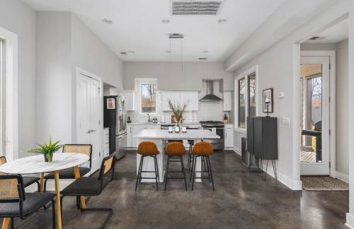 Modern Luxury Rooftop Deck, 3 mi to Downtown - Foto 18