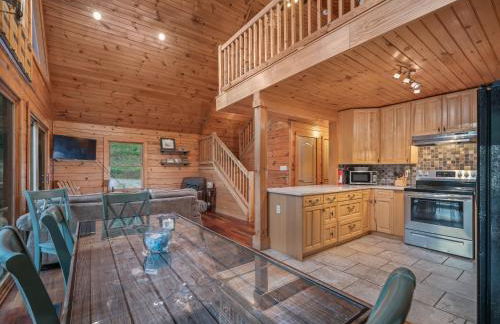 Spectacular Log Cabin Home 45 minutes to Asheville - Foto 23