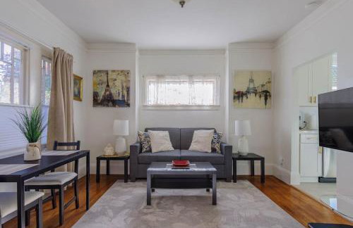 1 Berkeley - Entire Apartment - Private, Spacious - Photo 3