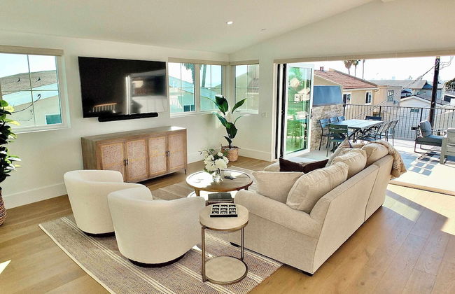 Beach Paradise Stunning 3-story in Long Beach! - Foto 21