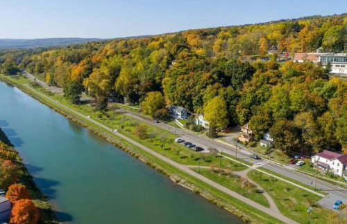 Great Location! Colleges! Hiking! Ithaca Commons! - Foto 34