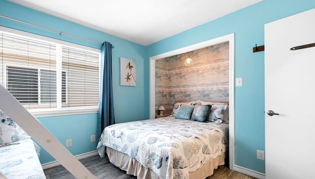 The Sandbar - Pet Friendly! Overlooking Community Pool! - Foto 2, Habitación