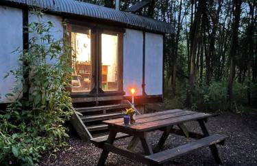 Nightingale Camp private Glamping with hot tub - Foto 1