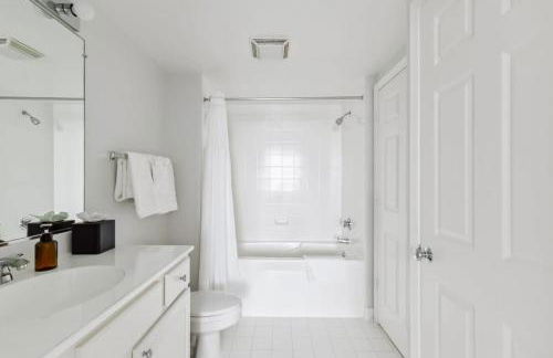 2BR Luxury City Suite With Gym & Pool - Foto 14