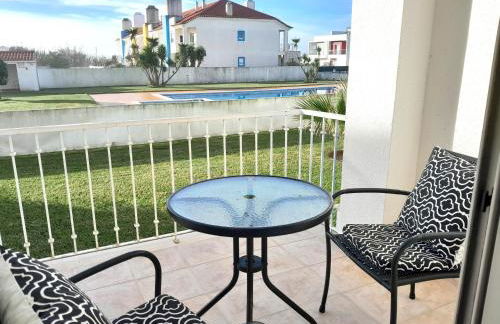 Palmeiras Apartement - T1 com Piscina - Foto 18