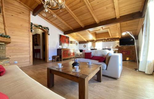 Appartement de Charme avec Cheminée à Praz sur Arly - 2 Chambres, Balcon, Proche Ski et Centre - FR-1-603-80 - Foto 3