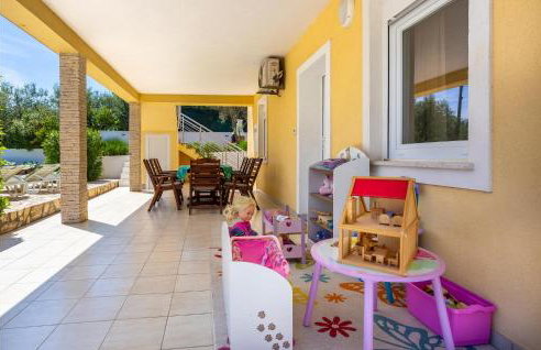 Holiday Home With Seaview - Foto 17