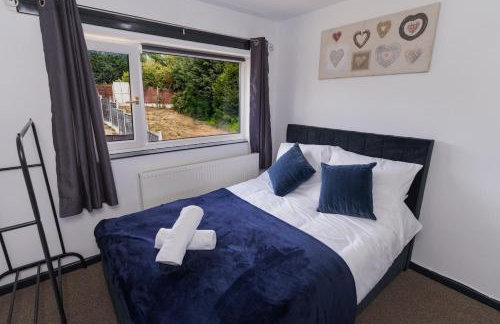 Home from Home 3-Bedrooms free parking Garden Sleeps up to 8 - Foto 8