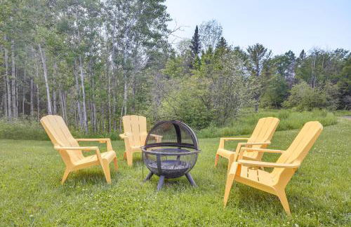 Walk to Lake Superior and Beach Modern Retreat - Foto 13