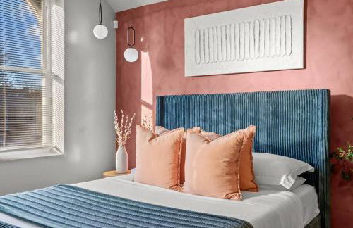 Boutique Studio Hideaway Near Forest Park - Photo 20