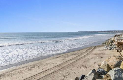 Hawaiian Style Beachfront on Beach Road - Foto 33