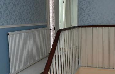 Tenby Victorian Villa with parking, pets allowed - Photo 23