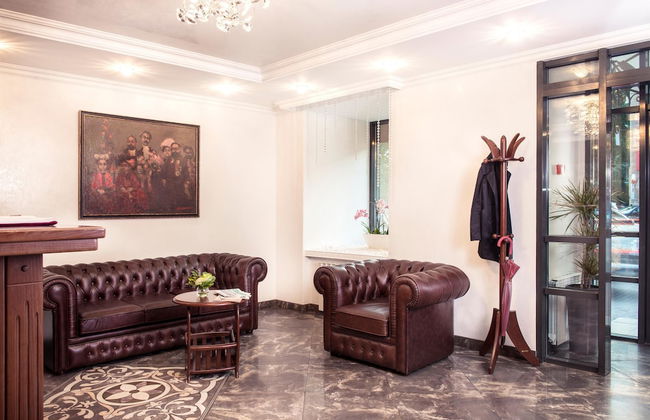 Greguar Hotel & Apartments - Photo 3