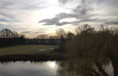 2BR 2 Bath Riverside Penthouse 2 Parking View Near St Neots - Foto 8