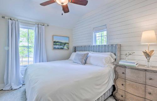 Luxe Lakefront Getaway with Porch and Water View! - Foto 18