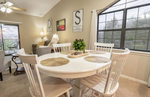 2BR Penthouse Condo - 2 Pools - Close to the Strip - Stairs Required - FREE TICKETS INCLUDED - FHC-24 - Foto 14