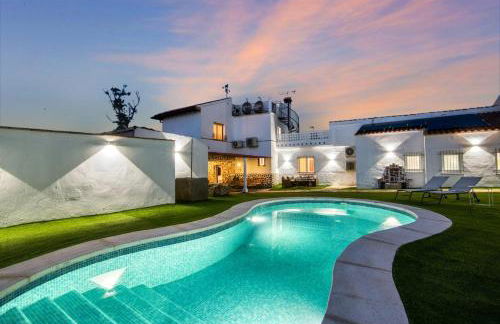 VILLA T to15 min from Puy du Fou Billiar, Movies, BBQ,Pool - Foto 2