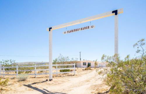 Flamingo Ranch - Dreamy Desert Design with Hot Tub home - Foto 21