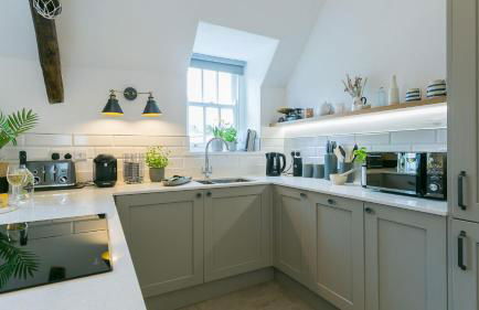 Custom Mews - Photo 19