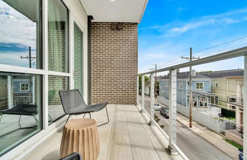Bywater 2BR w Pool, Gym & King Beds - Foto 45