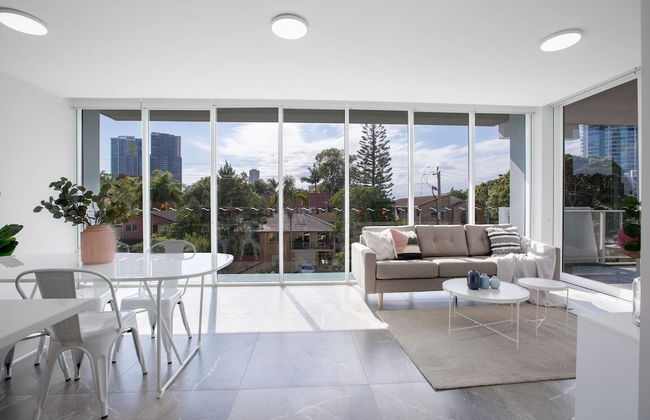 Wow Southport Apartment Near Light Rail Station - Photo 14