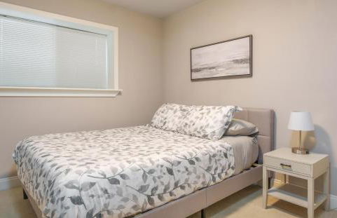 Upgraded Home with 5 BR 4 Bath 4 FREE gated parking space, Family,EV,RV friendly - Foto 27