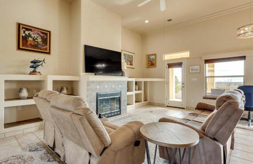 Golf, Hike & Stargaze: Quiet Home in Las Cruces - Photo 3