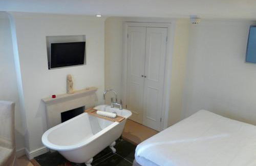 Manor Green Cottage - Photo 9