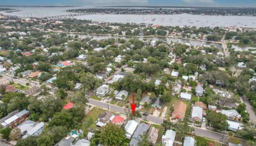 Coco's Cozy Cabana - Hot Tub Walk to Downtown - Foto 4