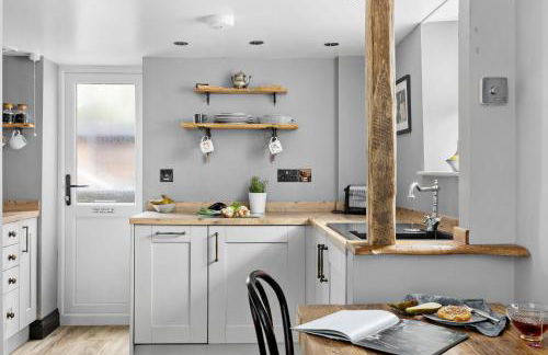 Apothecary Cottage - Pet Friendly Wedmore Couples Cottage - Free WiFi - Free Parking - Foto 11