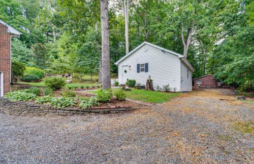 Idyllic Cave Spring Studio with Patio and Fire Pit! - Foto 21