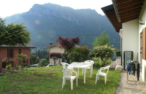 Cozy Holiday Home in Idro Lombardy with Private Garden - Foto 4