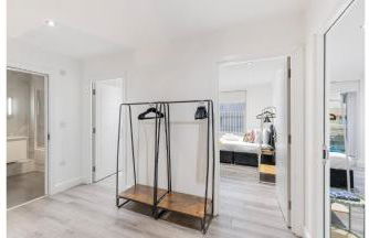 A Splash of Color: Spacious & Funky 3-BR Flat - Foto 39