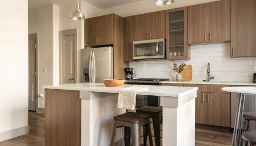 Modern 1BR Chic Retreat Pool Gym Parking - Foto 3