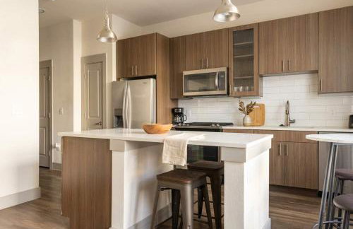 Modern 1BR Chic Retreat Pool Gym Parking - Foto 3