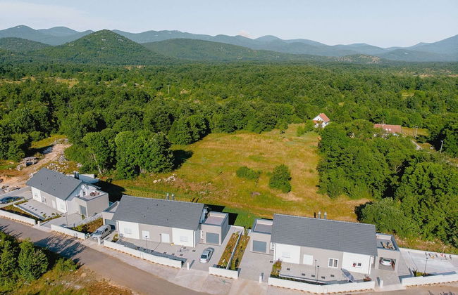 Quaint Holiday Home in Lovinac With Terrace - Foto 16