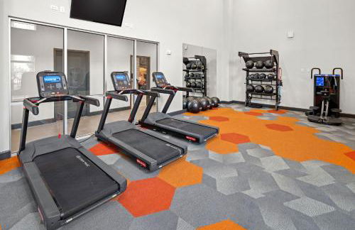 Riviere 2BR Apartment Pet Friendly Oasis Sleeps 6 Close to Epic Universe Pool & Gym - Foto 56