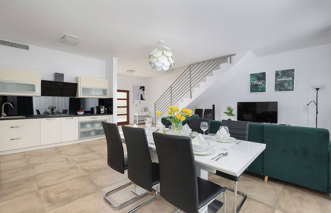 Apartment With Pool by Renters Prestige - Photo 24