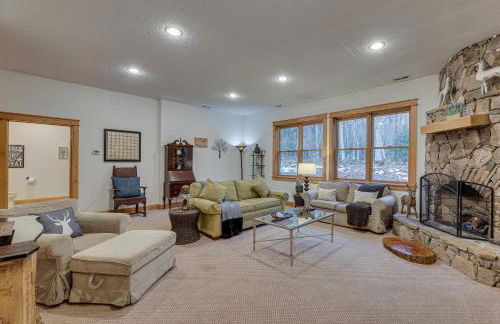 Cabin with Hot Tub and WiFi 4 Mi to Snowshoe Resort - Foto 21