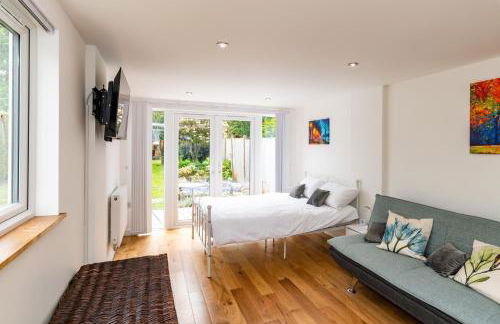 Patio lodge with forest access close to beaches - Foto 7