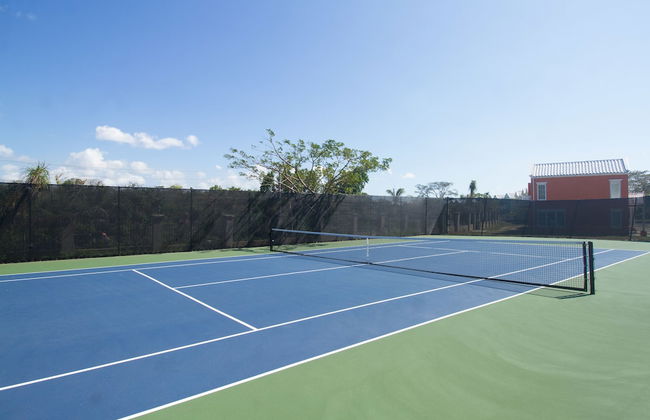 Little Bay Country Club Resort Complex - Photo 18