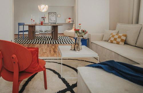 JOBOSTAYS - LINDEN Family Apartment Oldenburg - sehr geräumig 110m2 - Terrasse mit Gartenblick - voll ausgestattete Küche - 2 Bäder - Babybett - 10 Min zu Fuß zum Bahnhof - kostenloses WLAN - Parkplatz - kontaktfreier Check-In - Photo 32