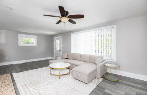 Modern Home Heart of South Bend - Foto 14