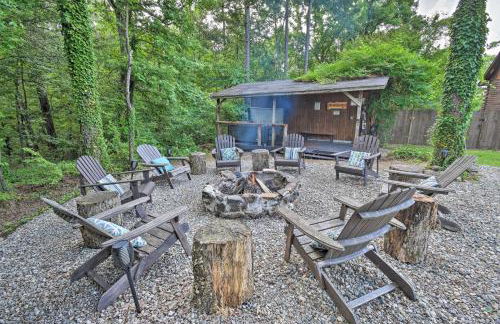 Luxe Cabin with Hot Tub on 5 Acres in Pearcy! - Foto 2