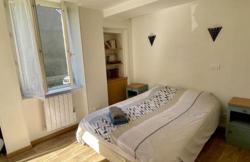 S19 Parking 1 chambre 1 à 2 personnes, facile d'acces A77, Nevers Magny Cours - Foto 6